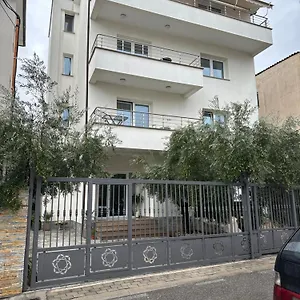 Appartement Brilant, Tirana